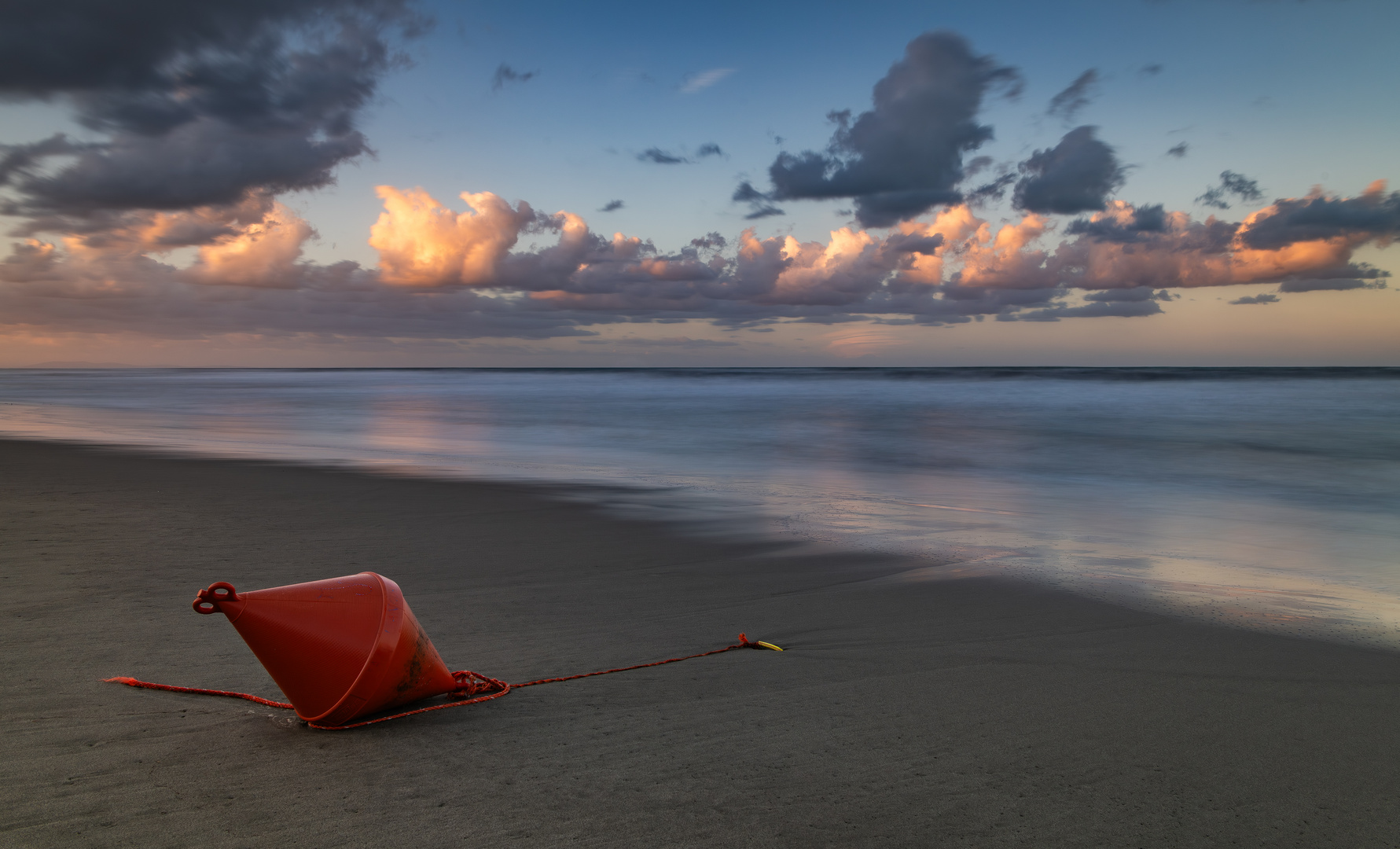 Stiller Morgen am Mittelmeer