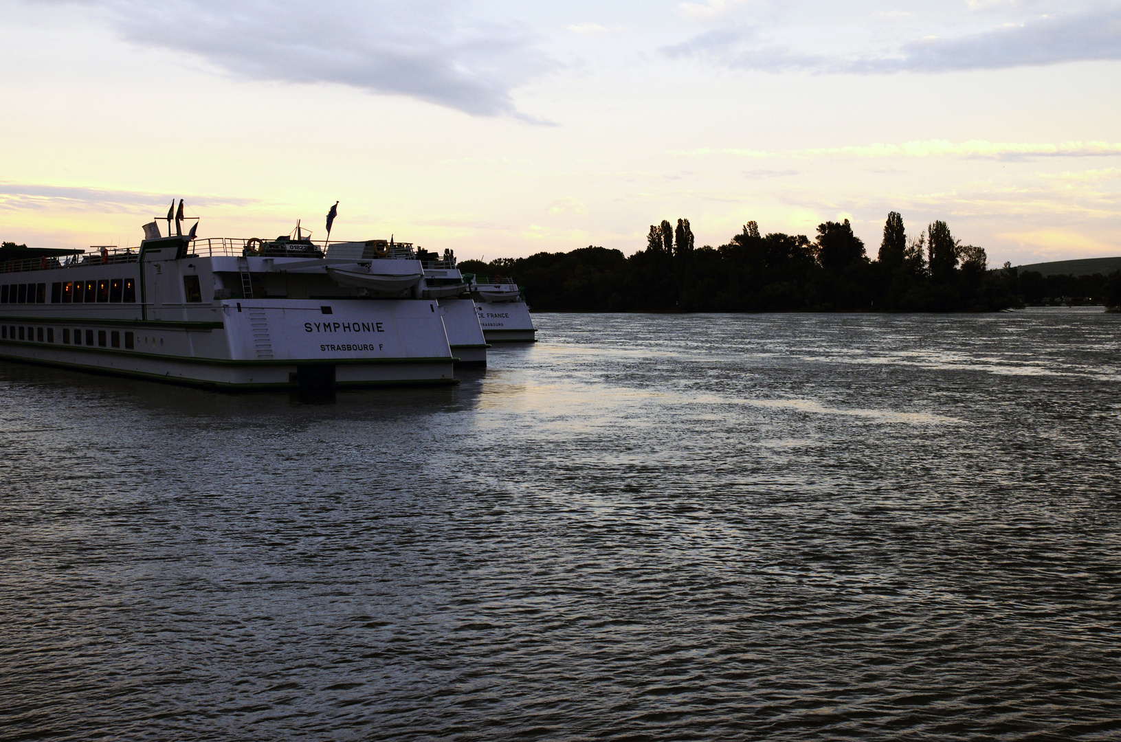 Stiller Rhein-002