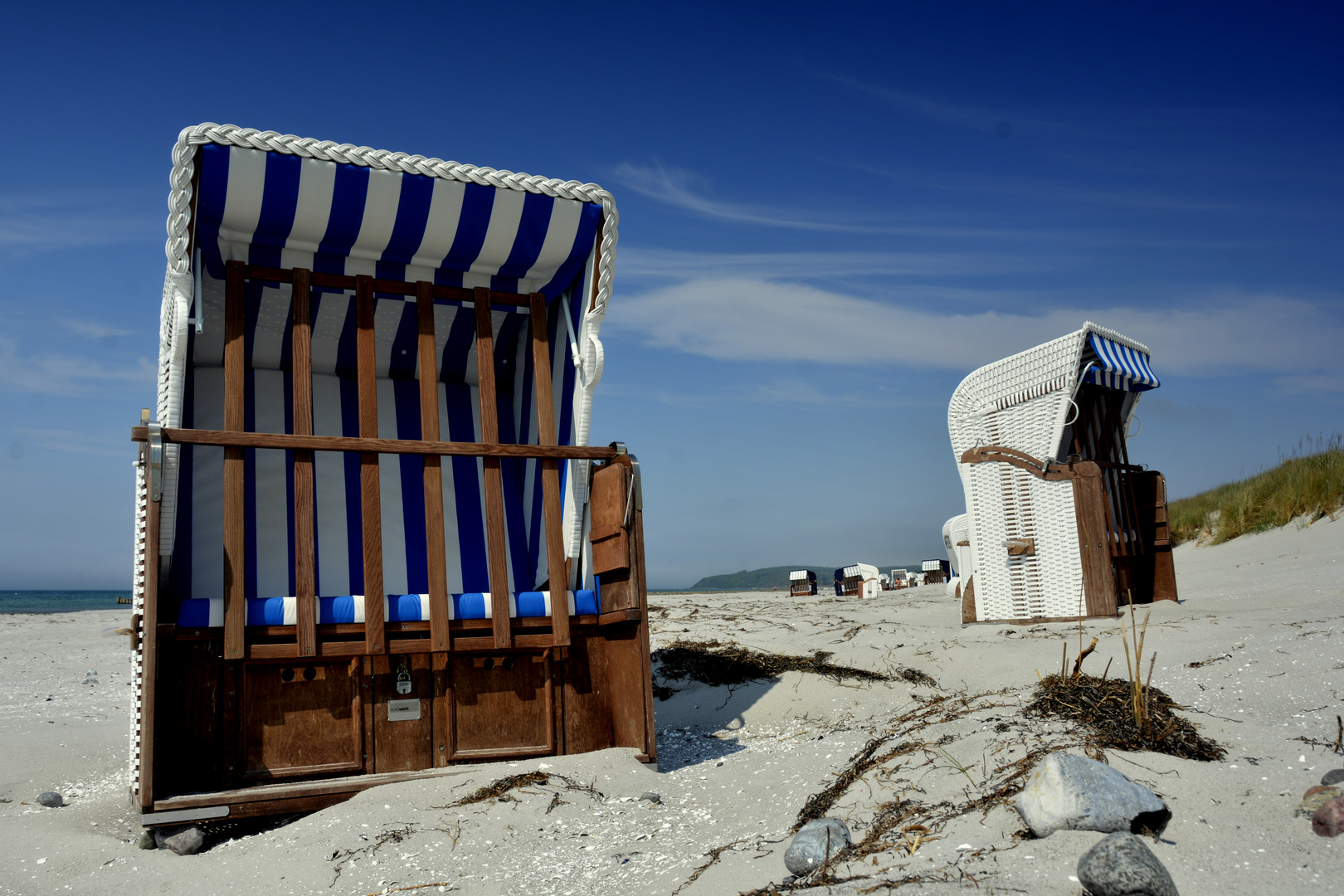 Stiller Strand im Mai 