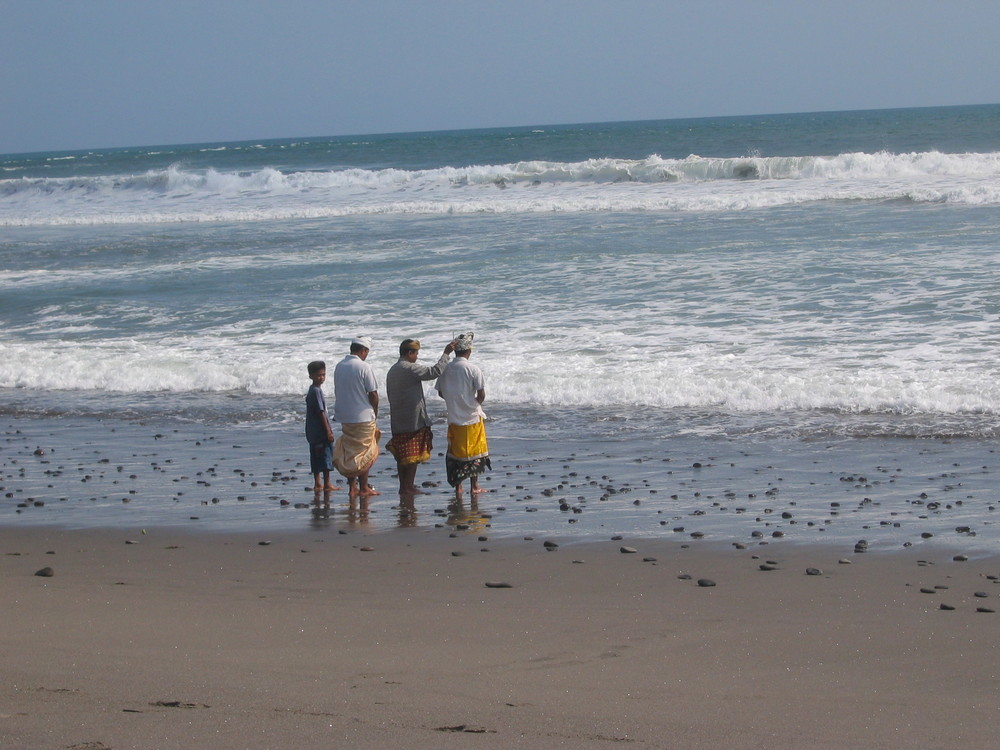 Stilles Gebet am Strand