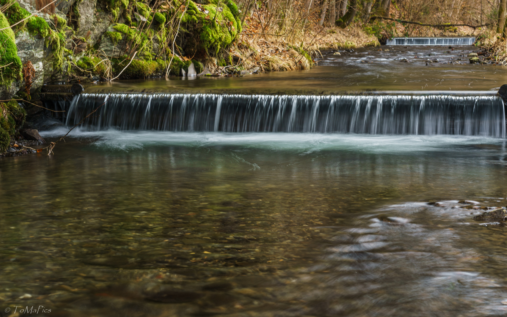 stilles klares Wasser