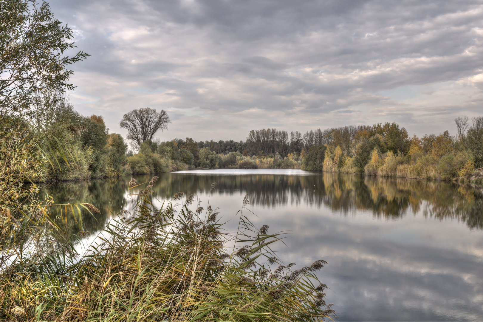 Stilles Wasser HDR