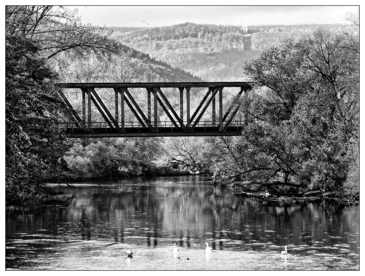 Stillgelegte Eisenbahnbrücke