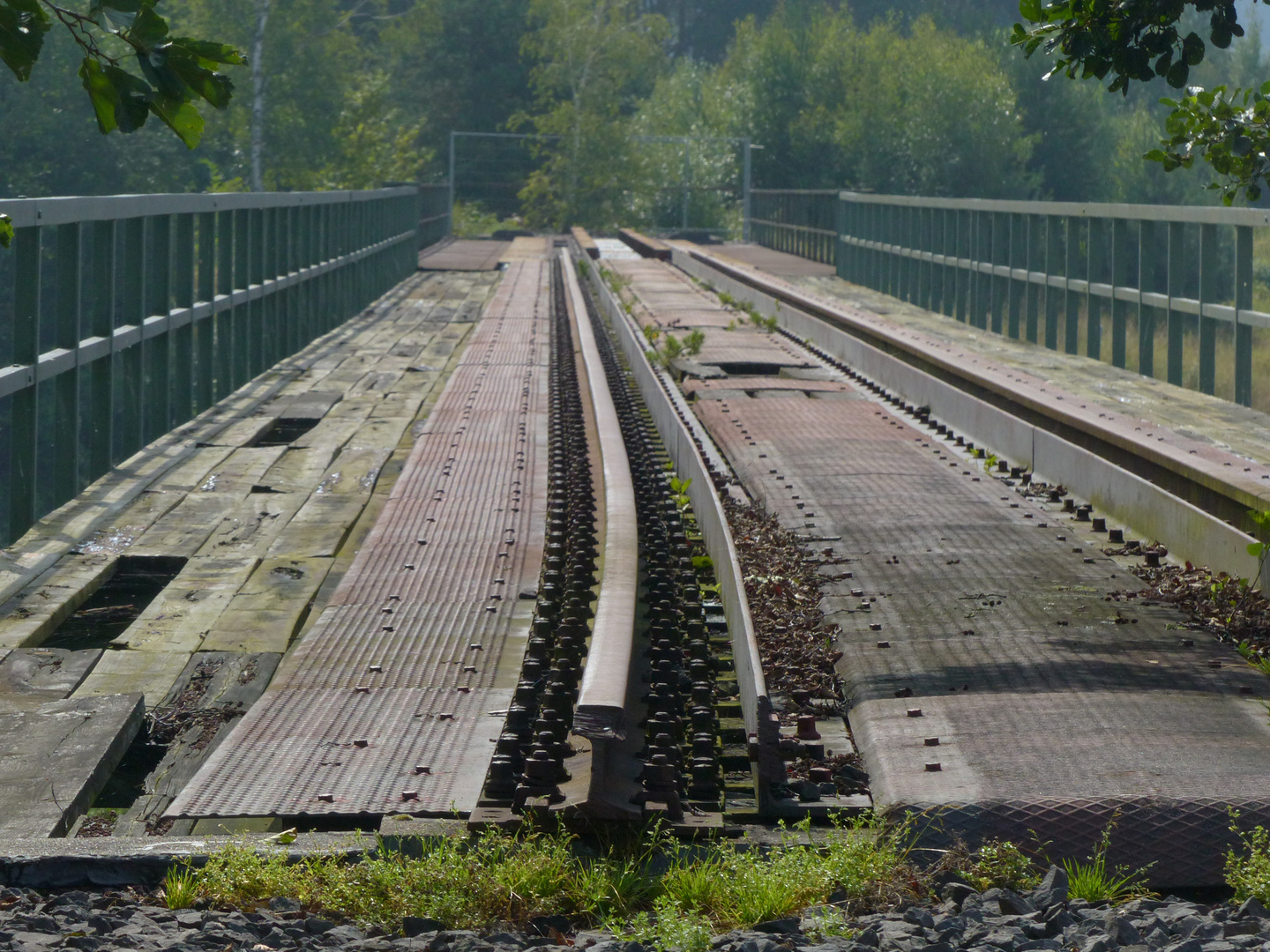 stillgelegte Eisenbahnbrücke