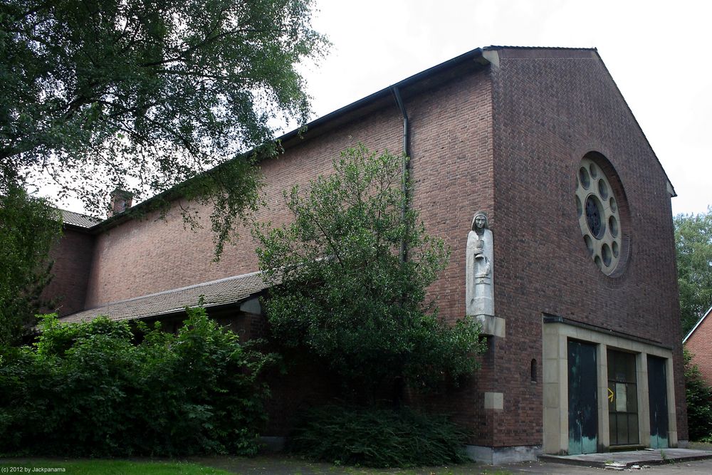 Stillgelegte St. Barbara Kirche, Bottrop