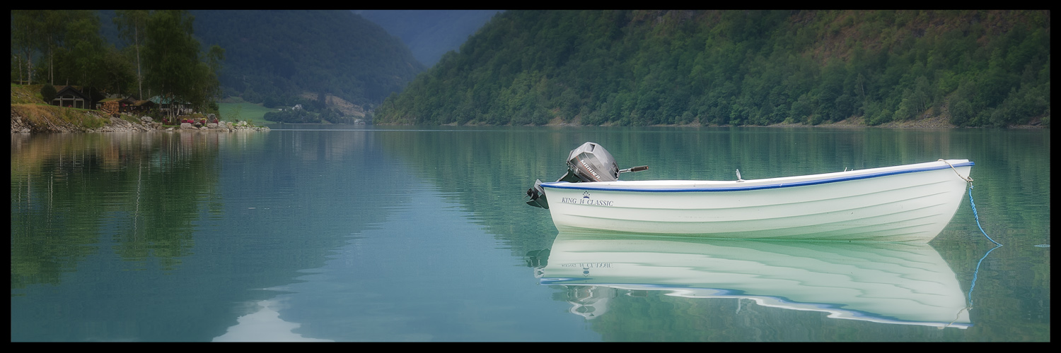 Stillleben am Fluss Oldeelva am Nordfjord