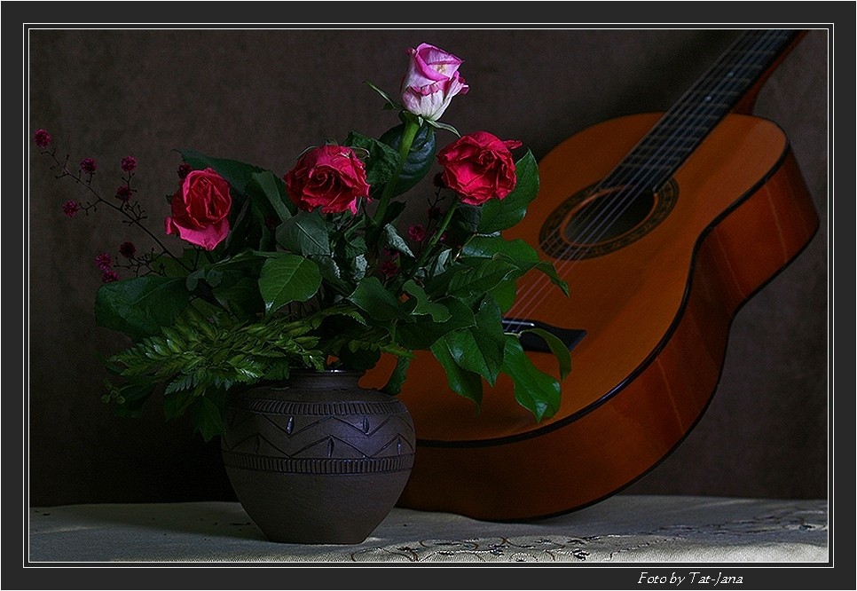 Stillleben "Rosen und Gitare"