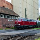 stilreiner Sonderzug mit der glänzenden 'Lollo' 