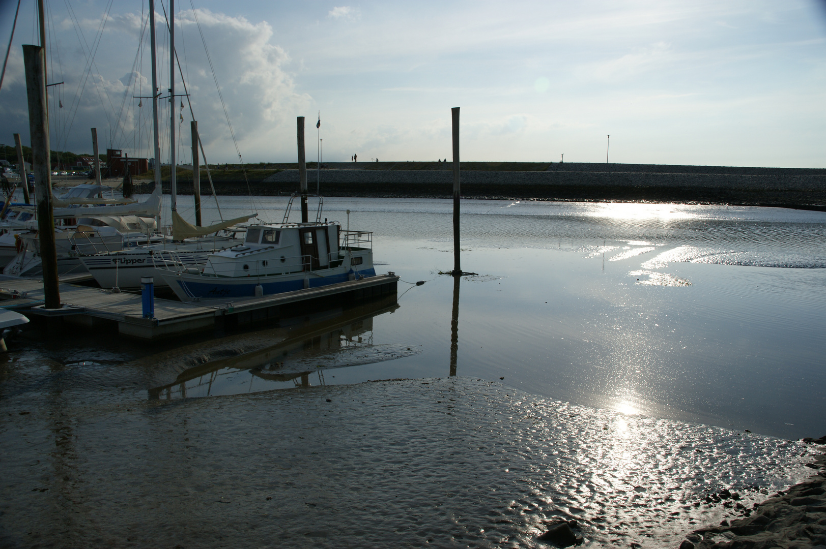 Stimmung am Hafen Neuharlingersiel 2