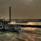 Stimmungsvolle Rheinfahrt Düsseldorf