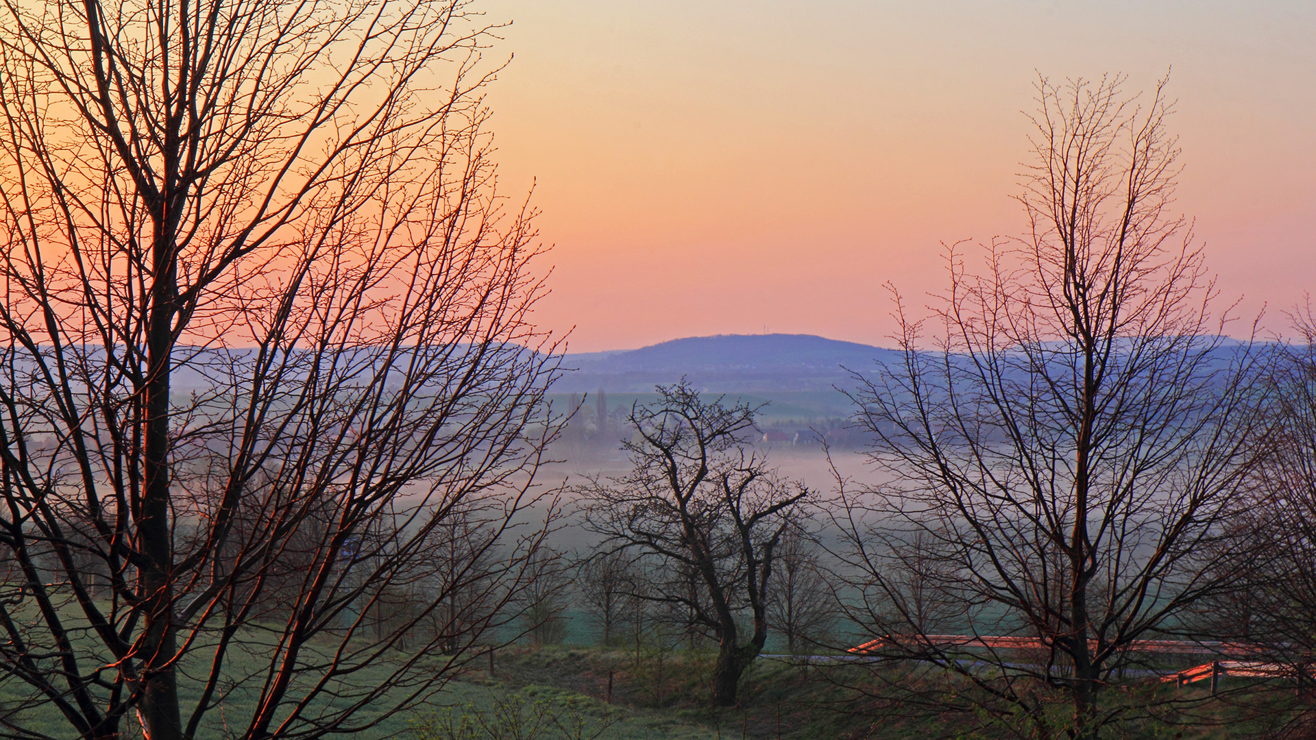 Stimmungsvoller Morgen schon vom Feinsten mit dem Nebel über der ....