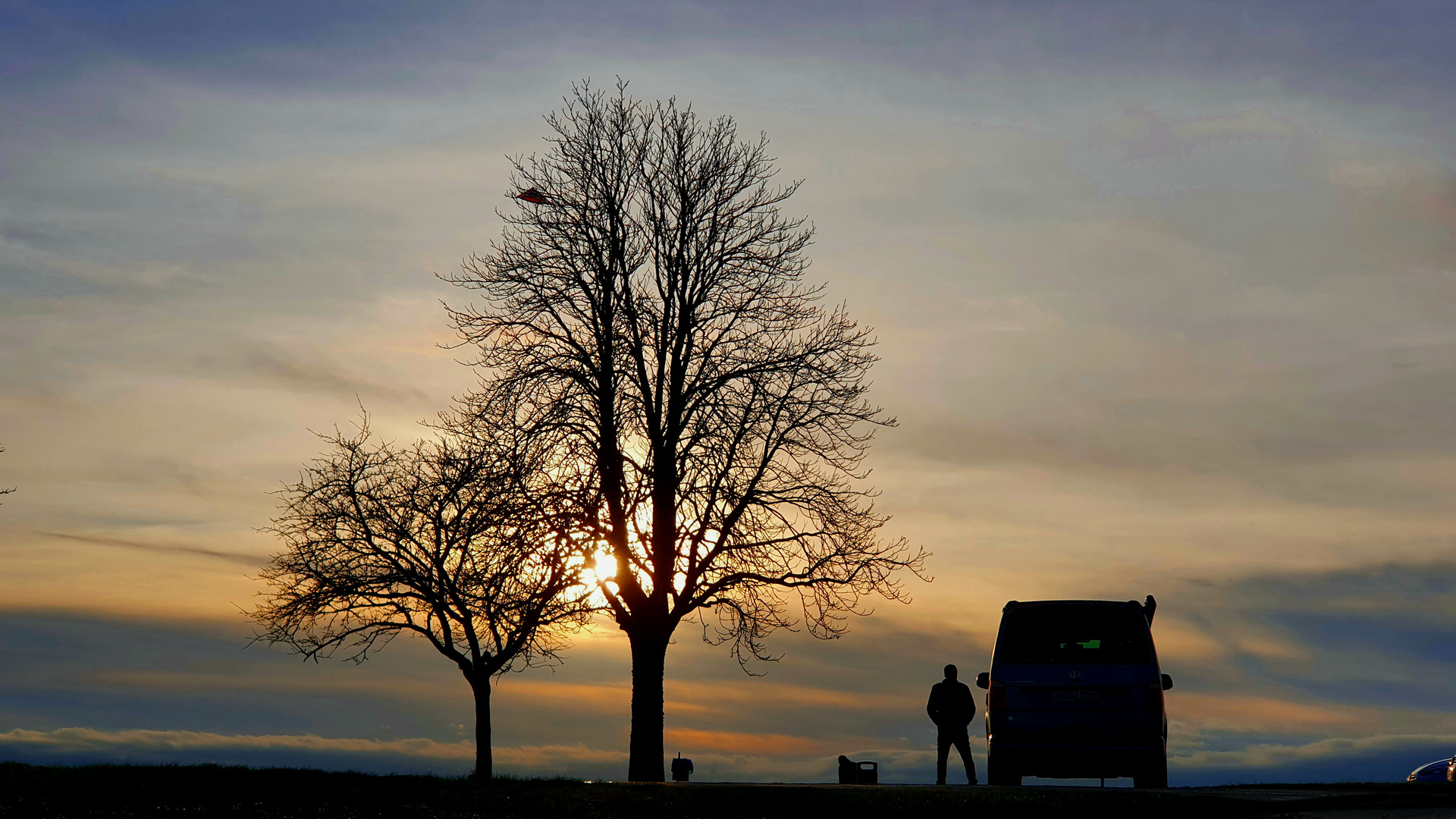 Stimmungsvoller Sonnenuntergang mit Fernweh-Feeling