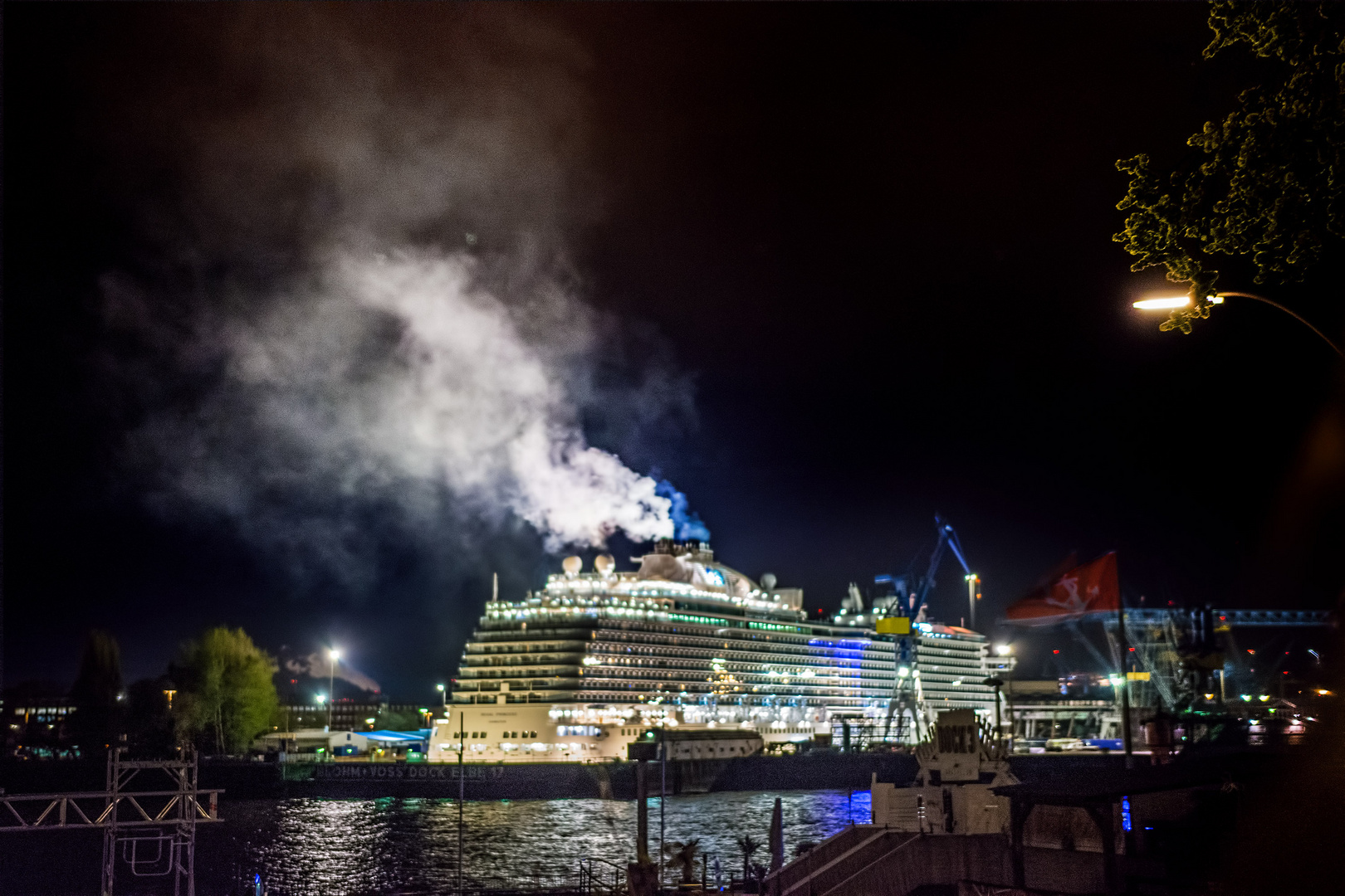 Stinkendes Kreuzfahrtschiff-klein-3200 ASA