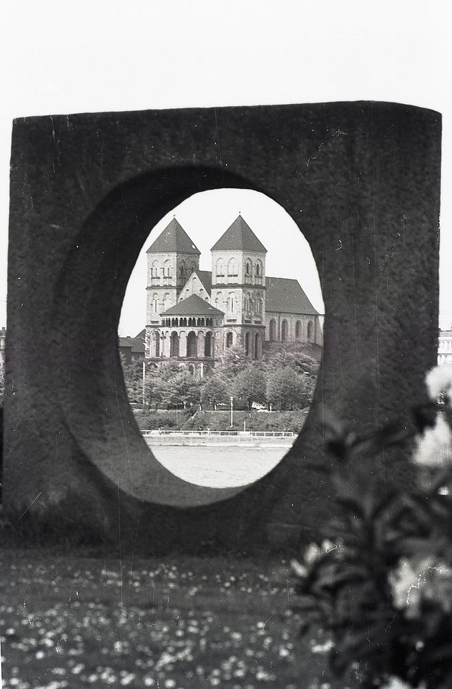 St.Kunibert vom Rheinpark aus Fotografiert (1984)