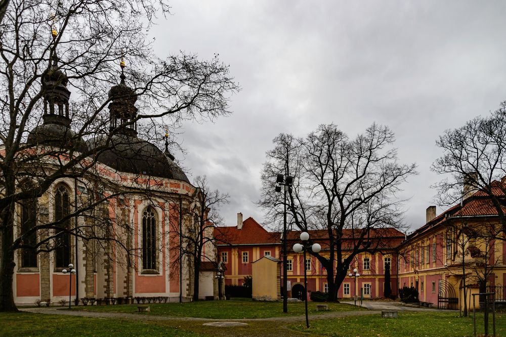 St.Maria Himmelfahrt und Kaiser Karl der Große