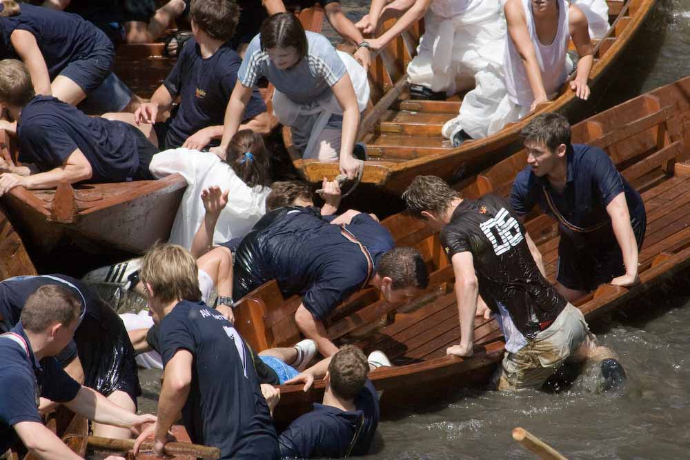 Stocherkahnrennen 2007 - Chaos!