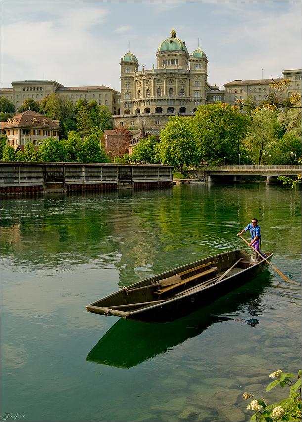 Stochern auf der Aare