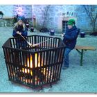 Stockbrot grillen/backen im Schlosshof