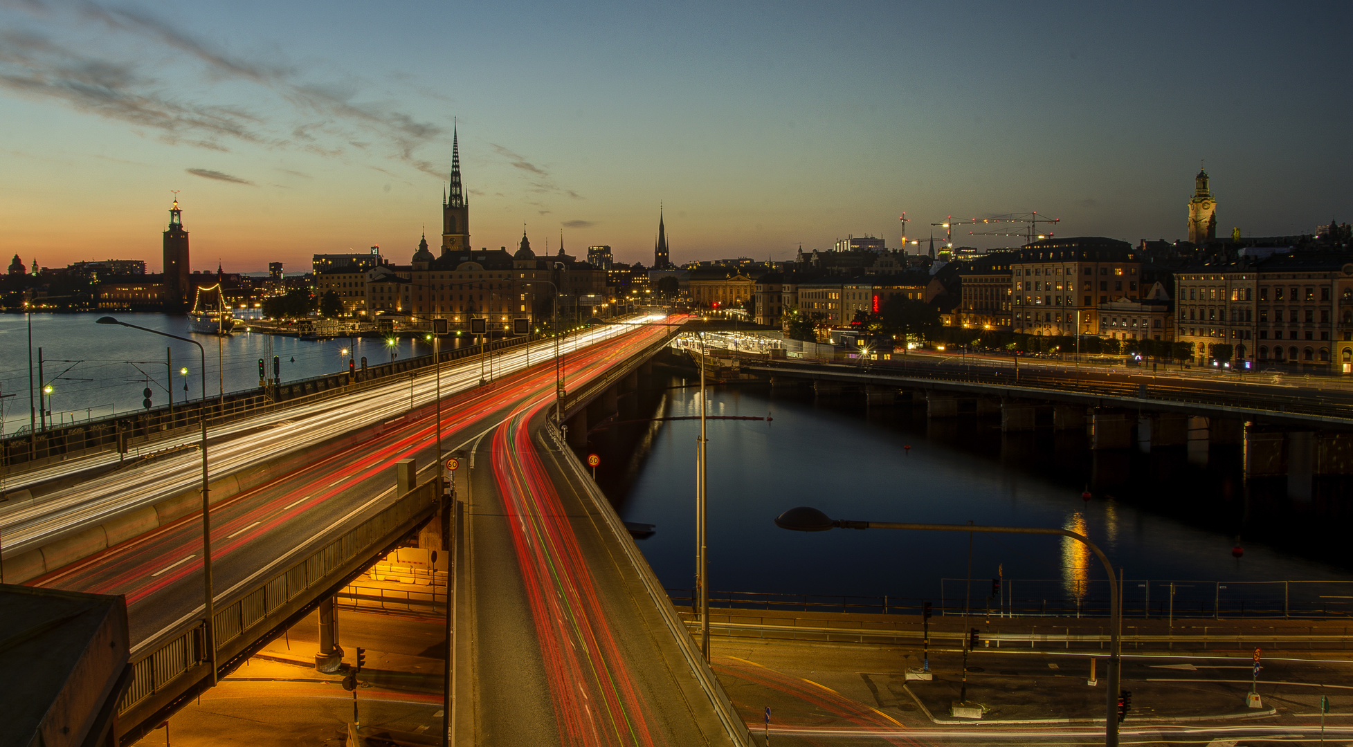 Stockholm - Guldgränd - Centralbron - Riddarholmskyrkan - Town Hall - 01