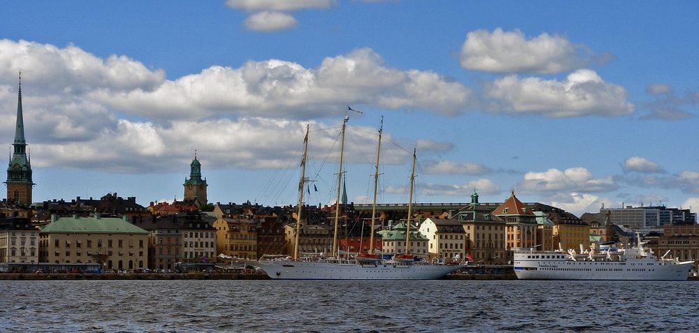 Stockholm liegt auf 14 Insel und ist am besten zu Boot zu erkunden