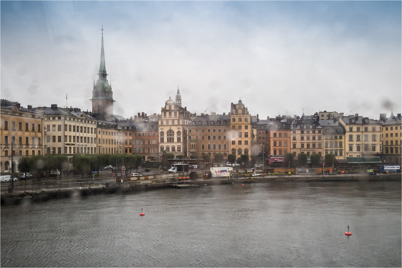 Stockholm på en regnig dag