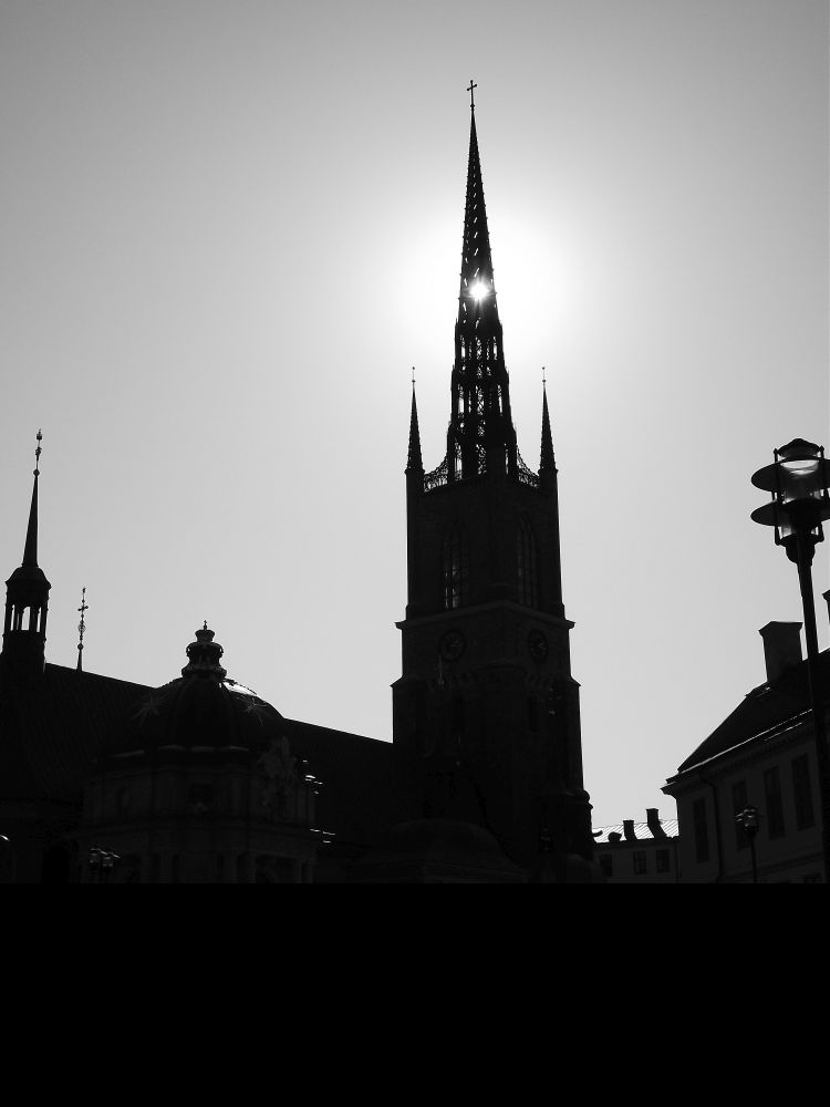 Stockholm - Riddarholmskyrka im Gegenlicht.