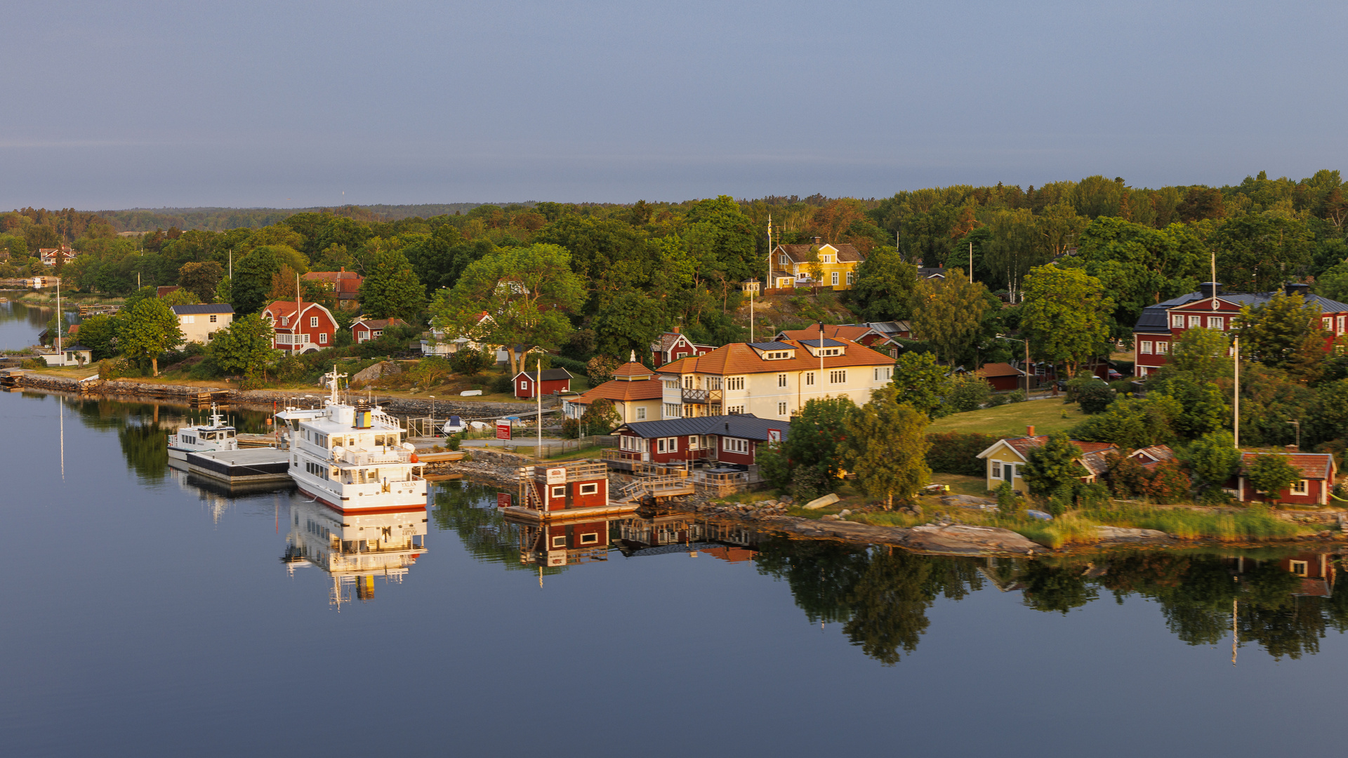 Stockholmer Schären bei Sonnenaufgang