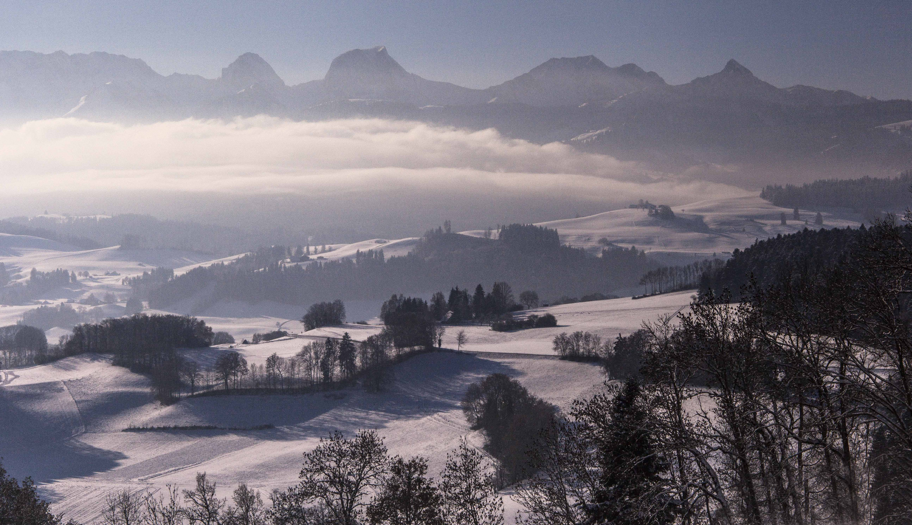 Stockhornkette im Montagmorgendunst