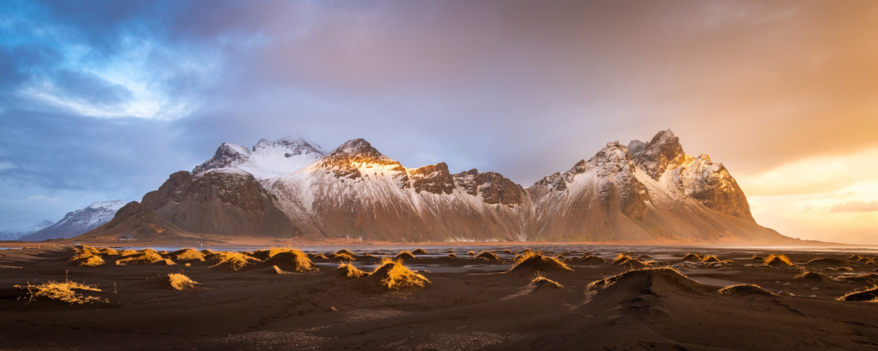 Stokksnes im Licht