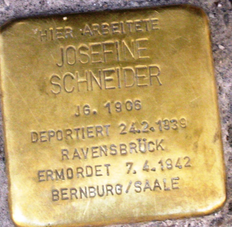 Stolperstein für Josephine Schneider (1906-1942) ..