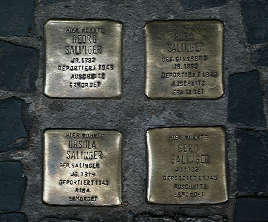 Stolpersteine... !