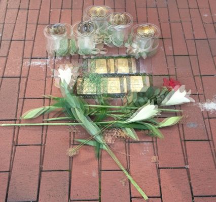 Stolpersteine am 9. November in Vechta. (3D für Polfilter TV oder Monitor)