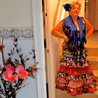 stolz im Flamenco-Kleid