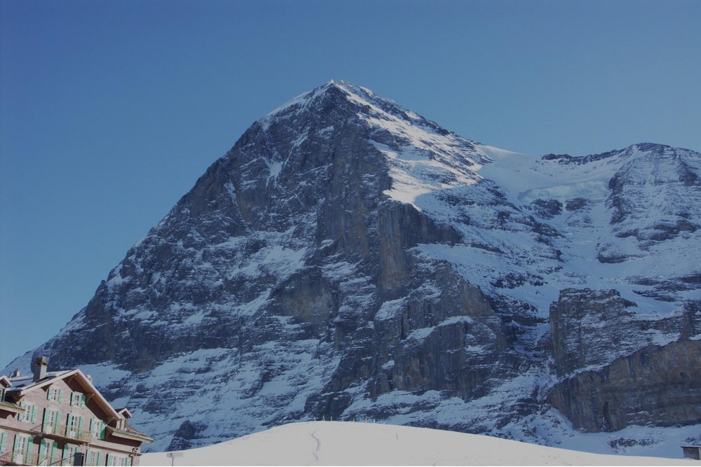 Stolz und mächtig steht er da der 3970 m hohe Eiger  mit seiner Nordwand