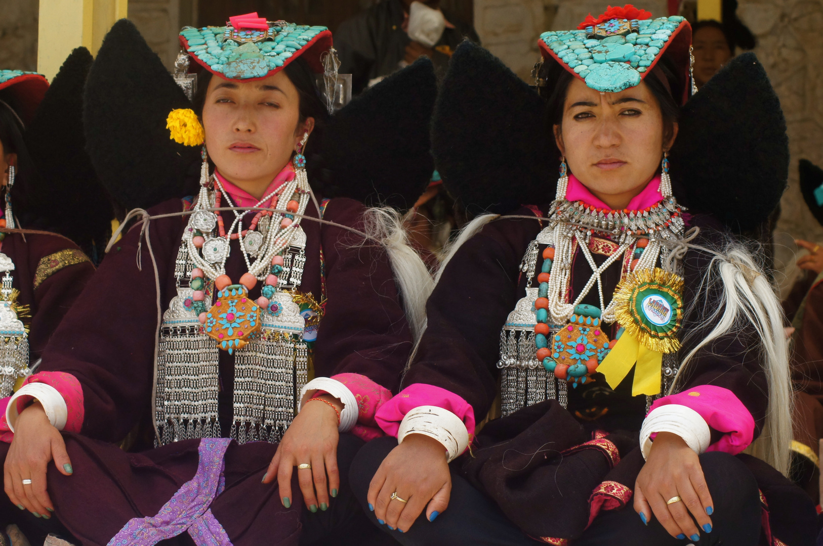 Stolze Arierinnen beim Ladakh Festival in typischer Tracht