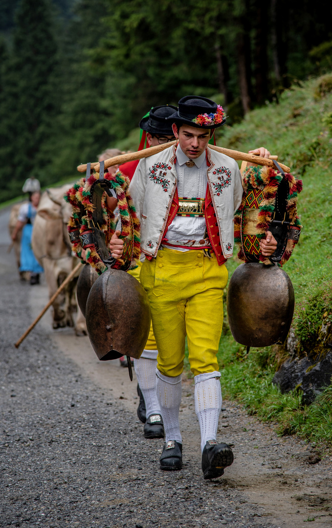 Stolze Sennen bei der Alpfahrt