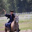 Stolzer Husar beim Reiten