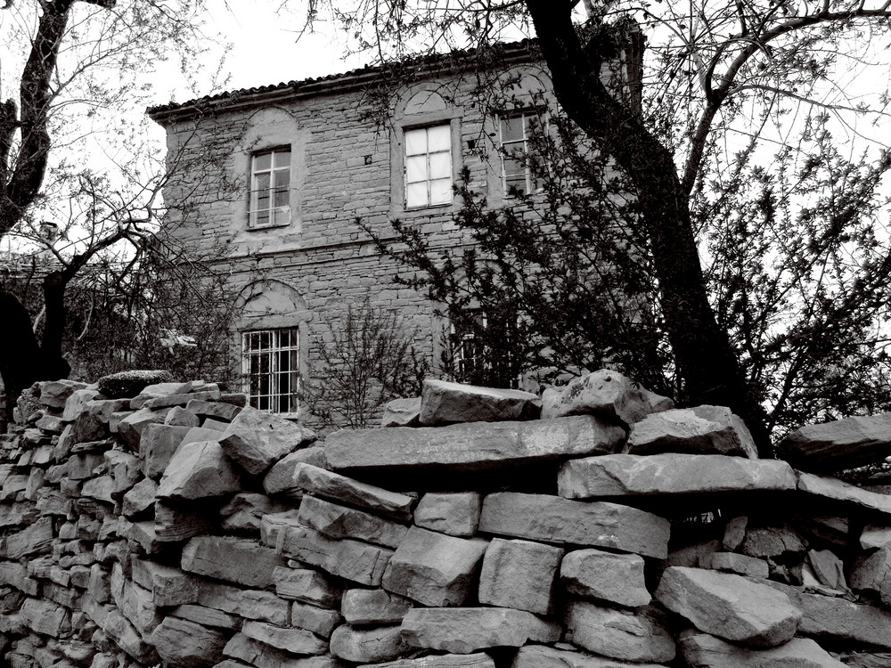 Stone home in Kesan