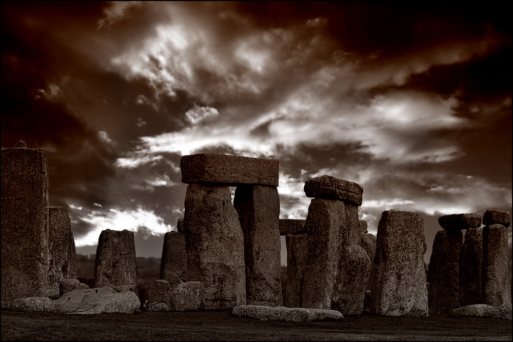 [stonehenge sundown]