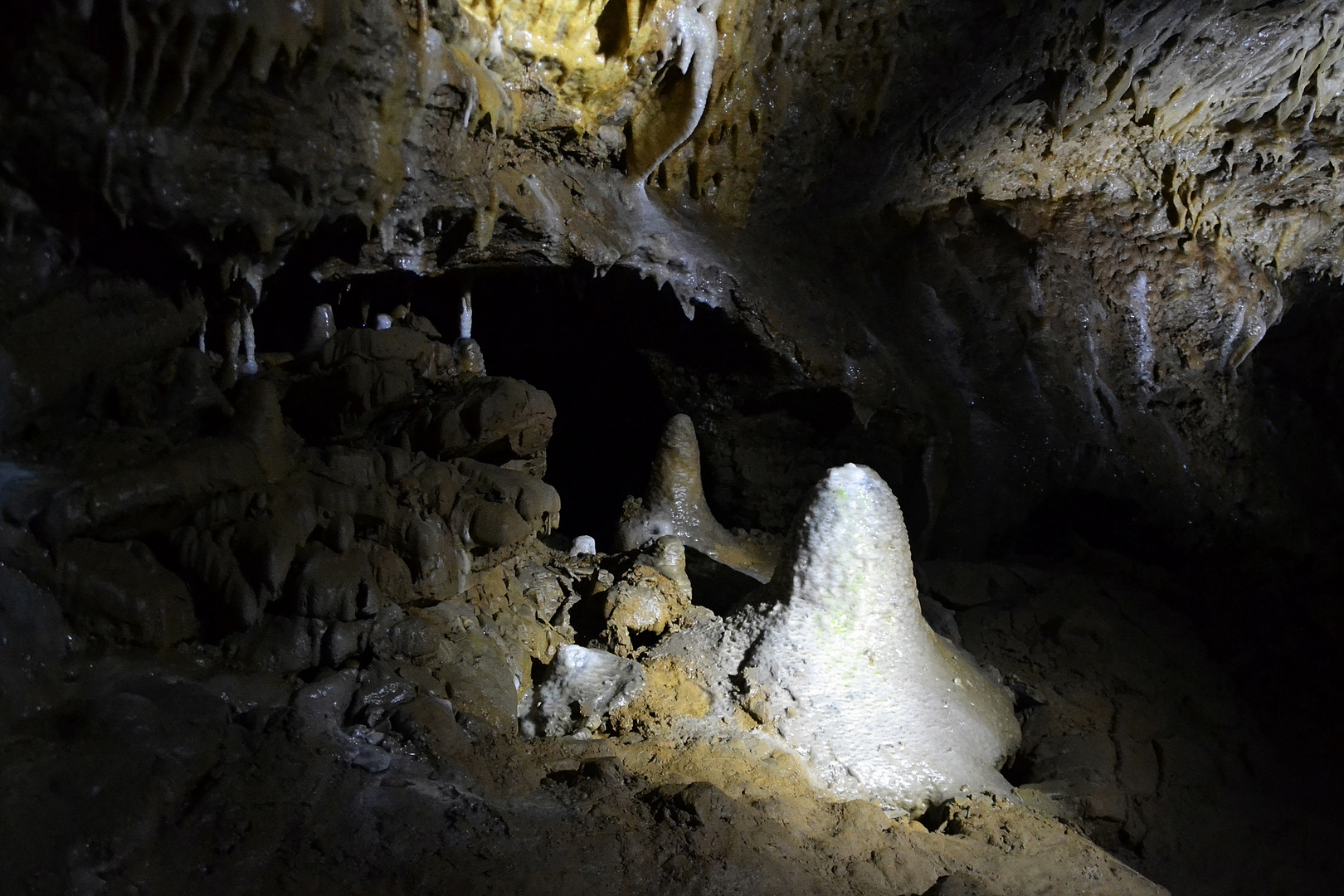 stones in the underground 