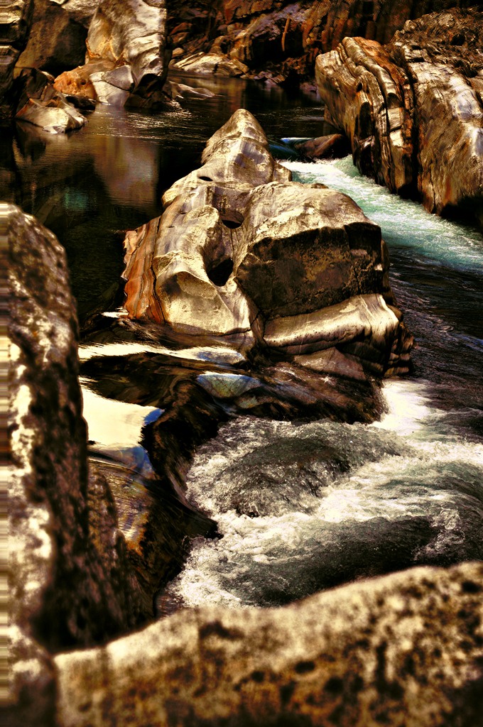 stones&water