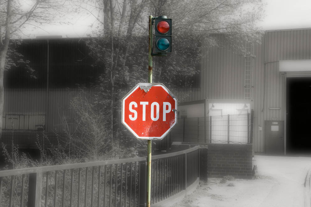 STOP!