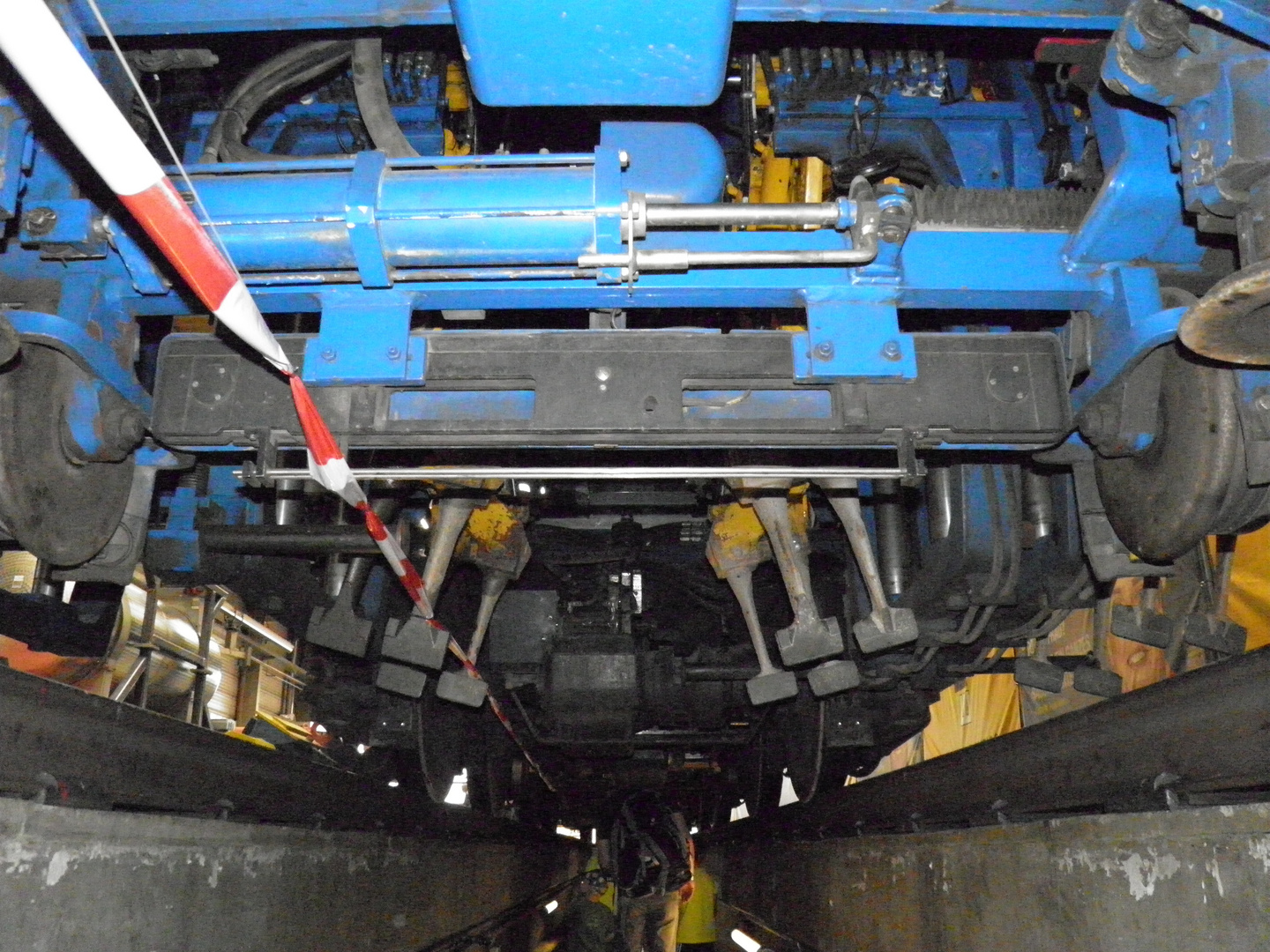 Stopfaggregat von unten Foto & Bild | schienensonderfahrzeuge ...