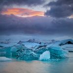 [ ... storm over jökulsàrlon ]