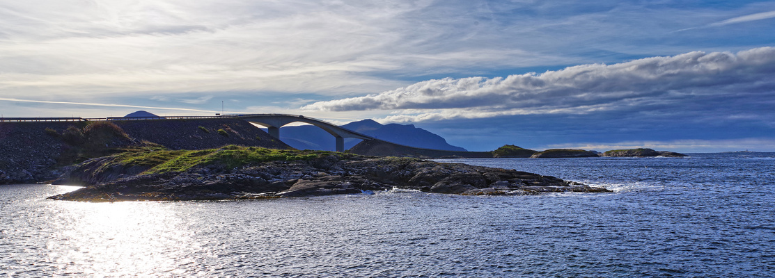 Storseisundbrua-Atlanterhavsveien (Seitenansicht)
