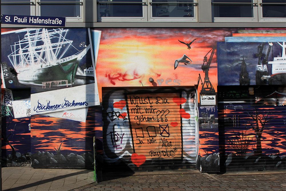 St.Pauli Hafenstrasse, Graffiti "Willlst Du mit mir gehen "...