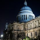 St.Pauls Kirche in London bei Nacht