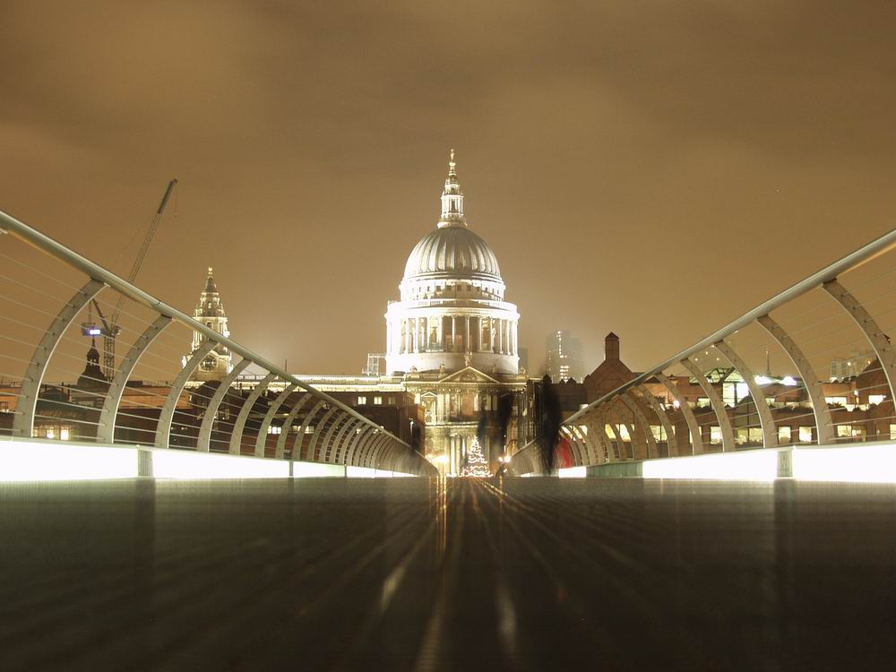 st.Paul's von dem millenium brucke.