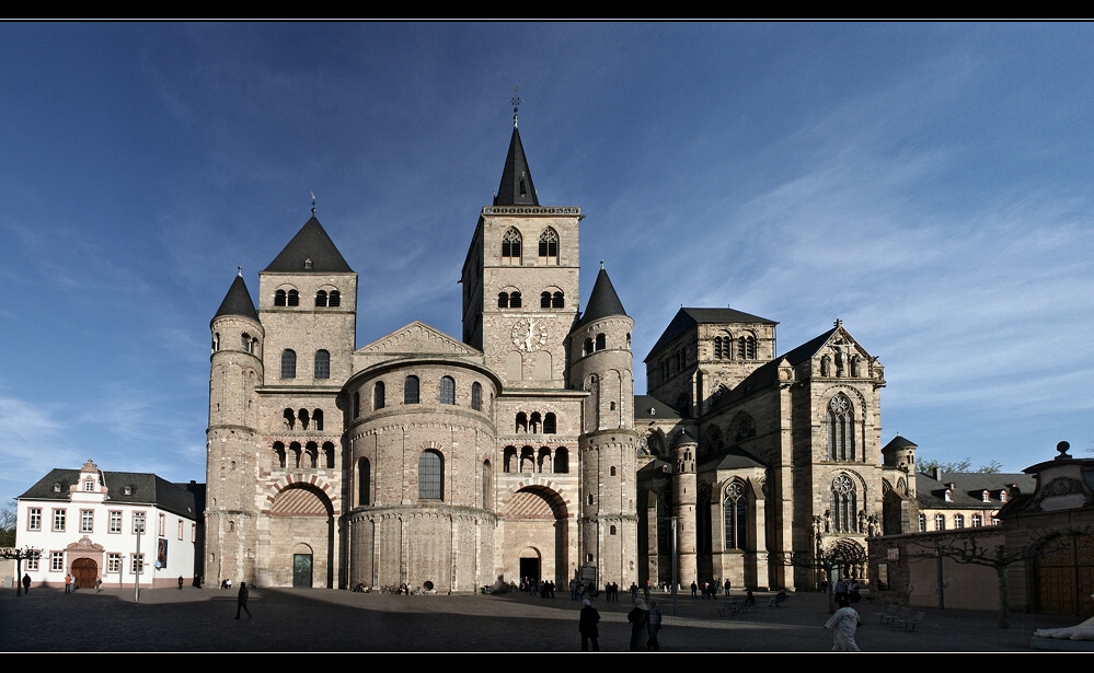 St.Peter und die Liebfrauenkirche