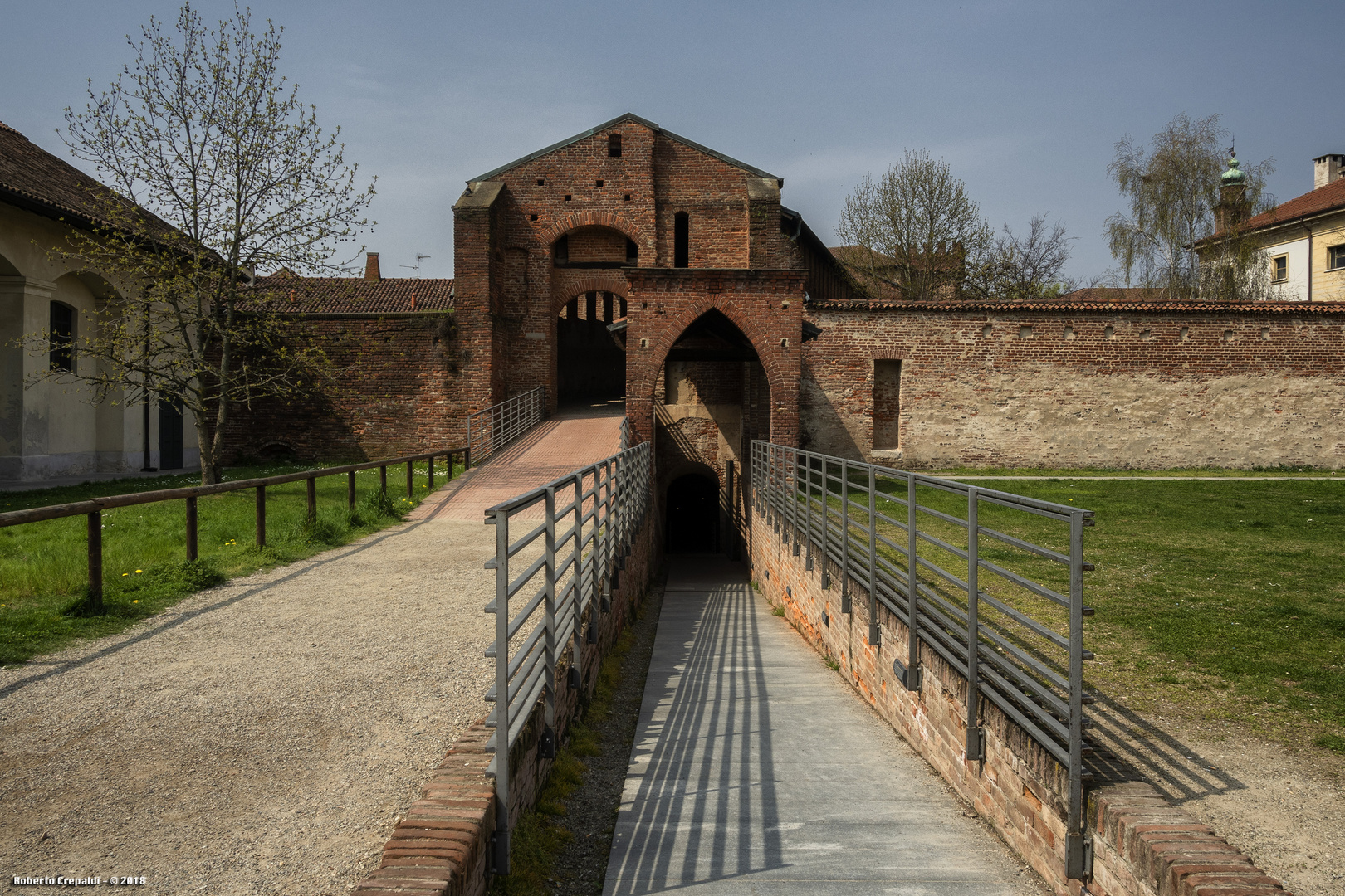 Strada Coperta del Castello di Vigevano, porte ingresso